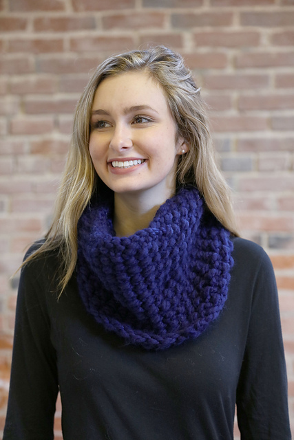 F916 Seed Stitch Cowl