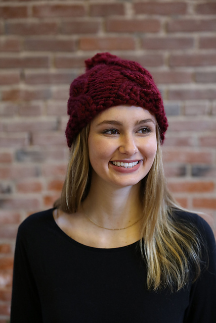 F921 Cabled Hat