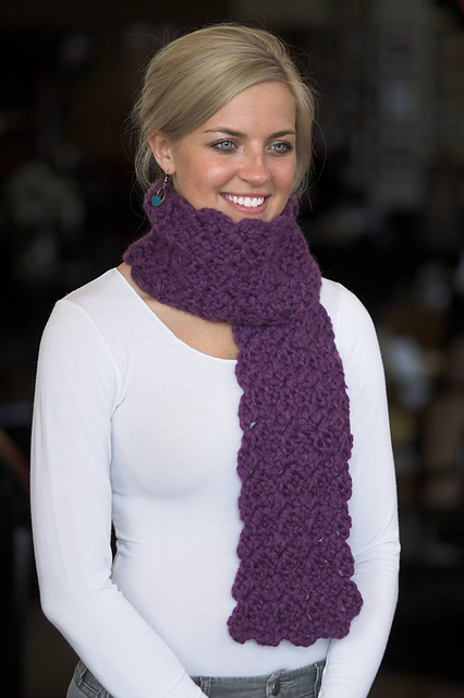 F366 DeAire Crochet Scarf
