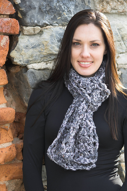 F364 Casuale Crochet Scarf