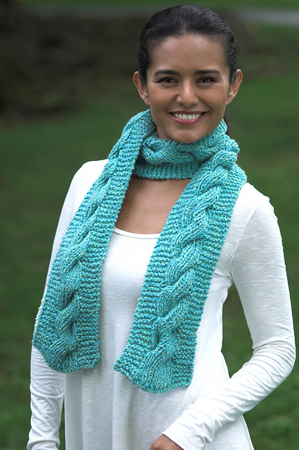 Reversible Cabled Scarf
