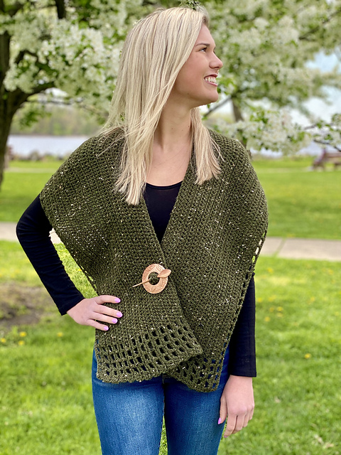 3435 Slightly Fitted Shawl