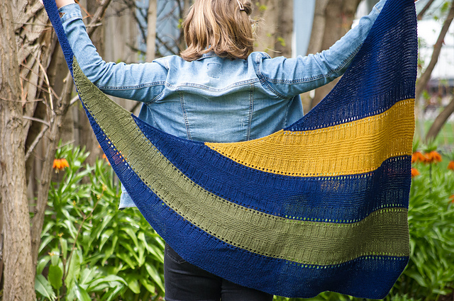 M131 Stacks and Tracks Shawl