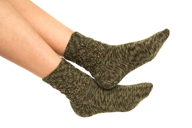Lacey Leaf Top Socks