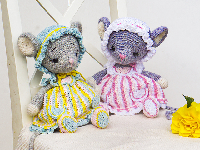 Doll Clothes - Outfit Easter Mouse