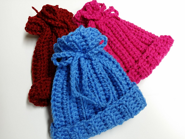 Ribbed Newborn Hat