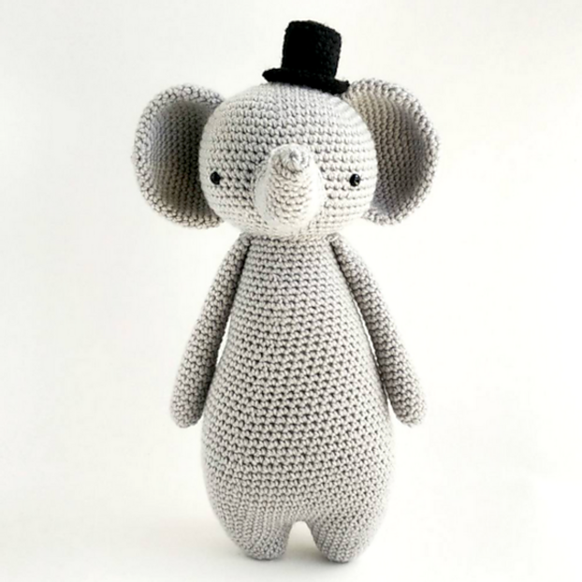 Tall Elephant with Hat Amigurumi