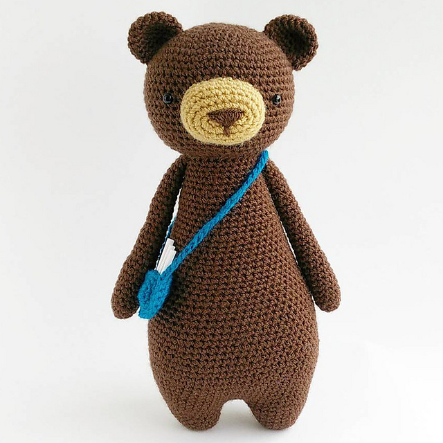 Tall Bear with Bag Amigurumi