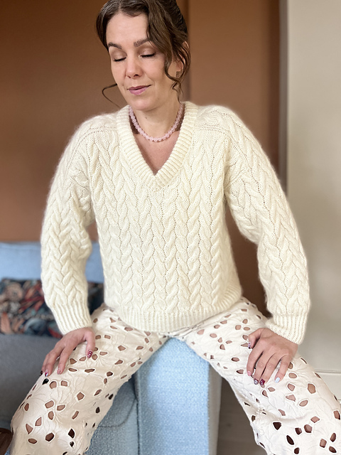 Let's Twist Again Sweater V-Neck