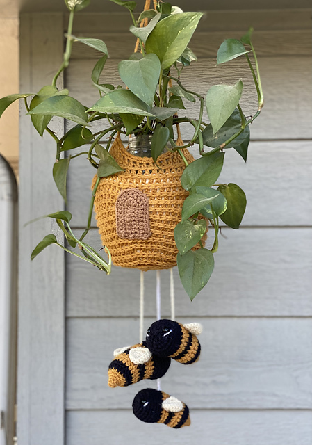Cute As Can BEE Plant Hanger
