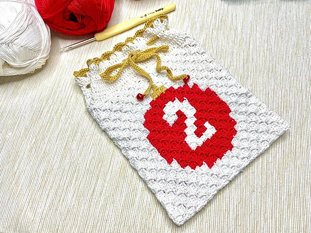 Advent calendar in the form of candy bags. Day 2