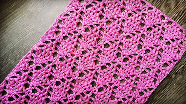 Blissful berries scarf