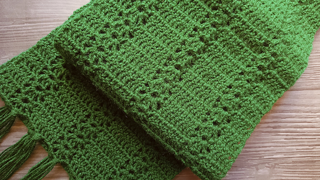 Whispering trees scarf