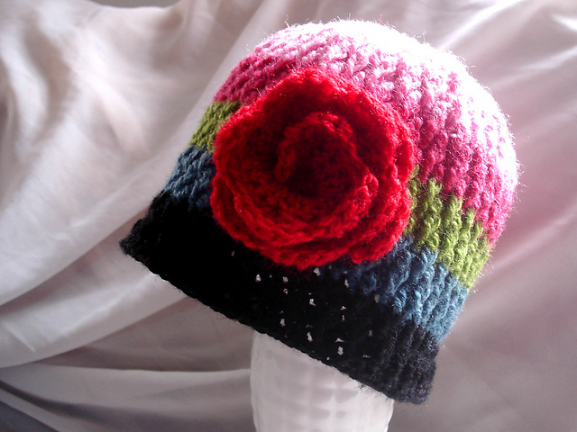 Textured hat with rose