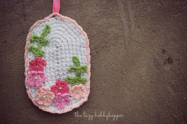 Medallion with flowers