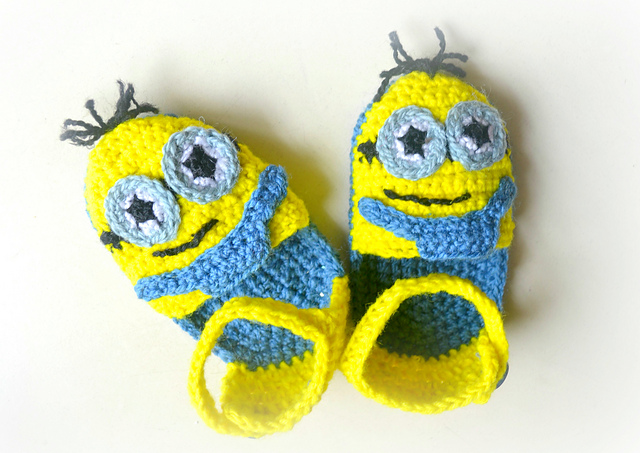 Minion baby sandals