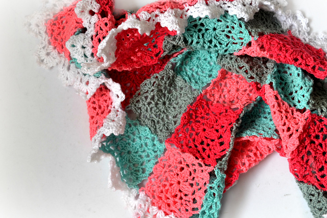 Candy floss mini blanket