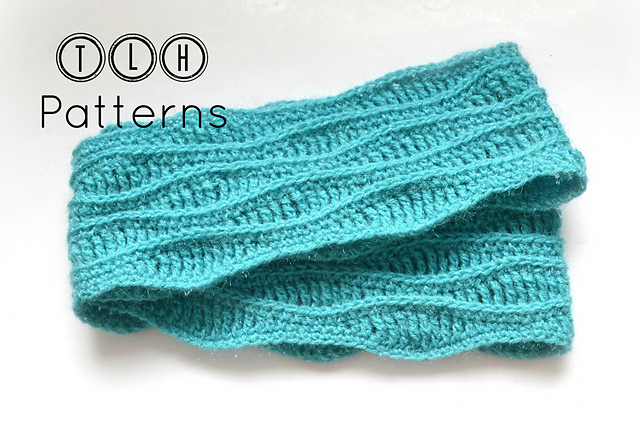 Ravelry: Ocean waves infinity scarf pattern by TLH Patterns