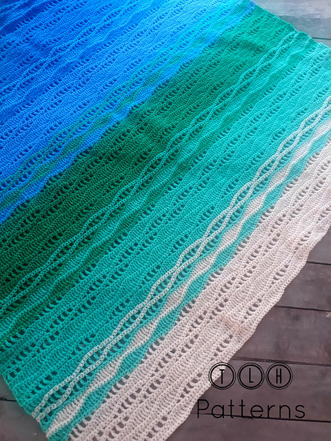Endless waves baby blanket