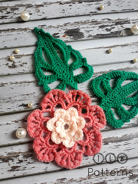 Crochet flower and leaf