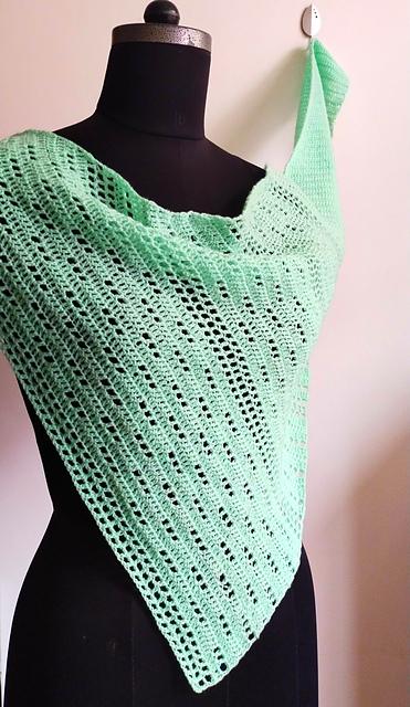 Filet crochet triangle scarf