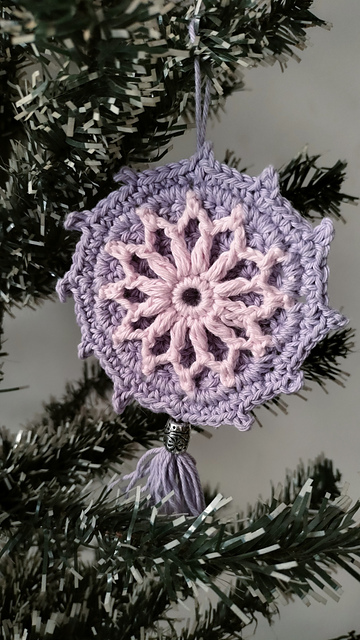 Flower circle Christmas ornament