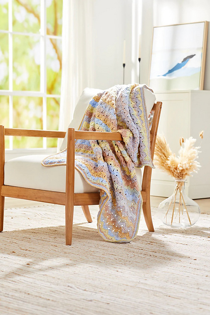 Boxed Shells Throw
