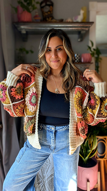 Ravelry: Scrappi Cardi pattern by Priscilla Pate