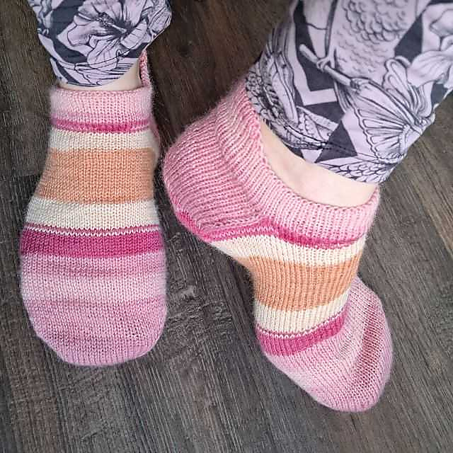 Soft step sneaker socks