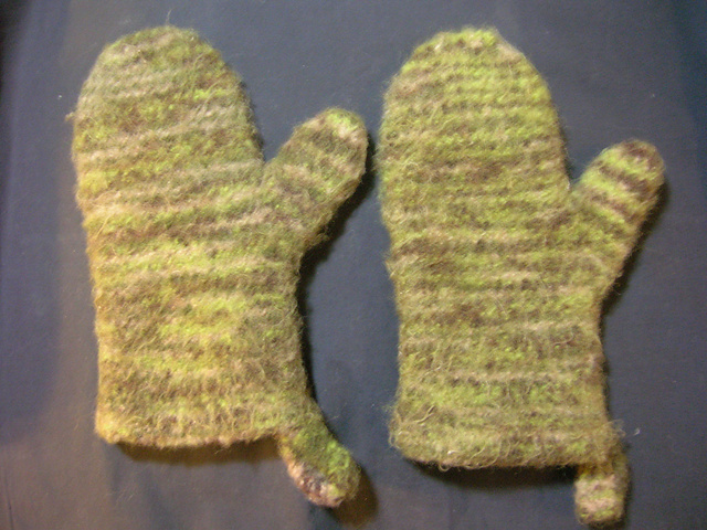 Felted Oven Mitt HD02