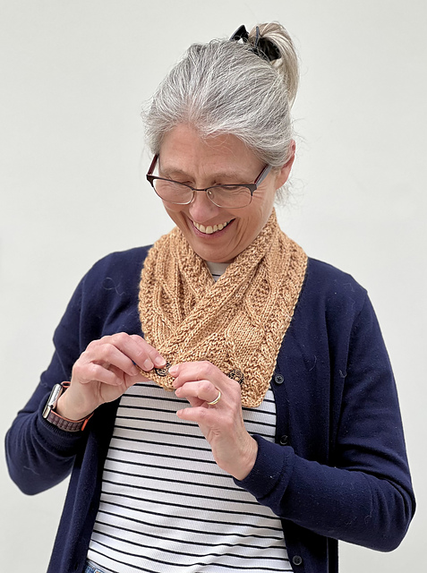 Little Leaf Cable Cowl