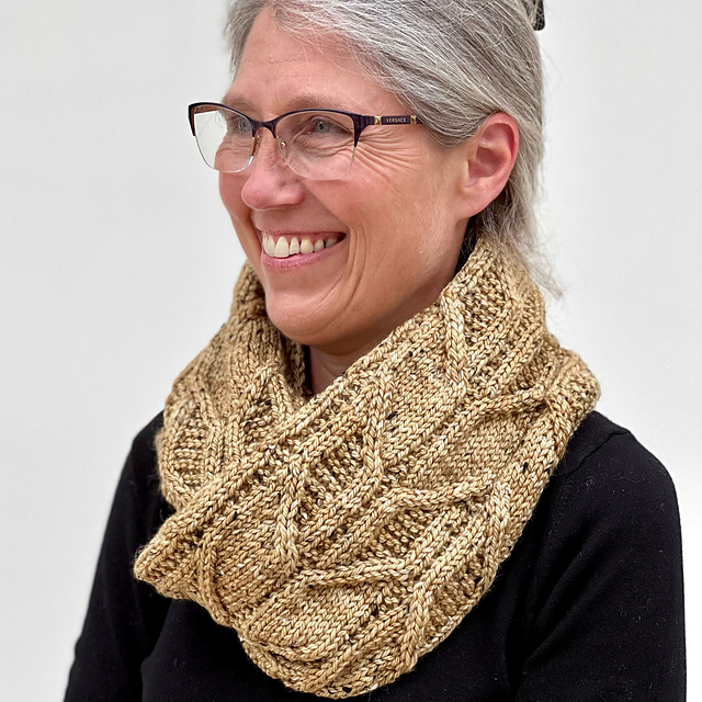 Ravelry: Leaf Cable Cowl pattern by Emma Vining