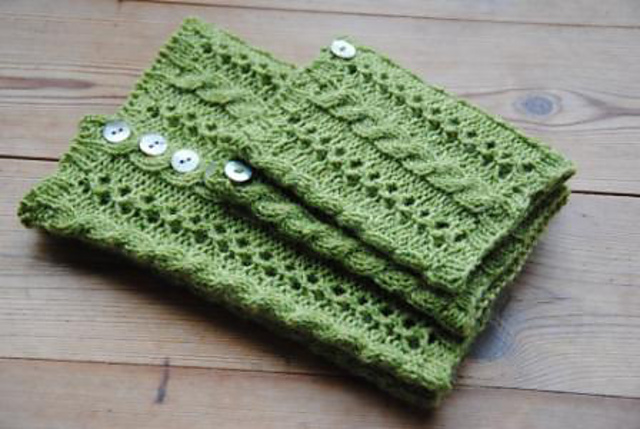 Longing for spring cowl and cuffs