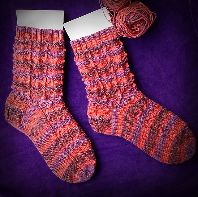 Queen Elizabeth I Socks A (Cuff Down)