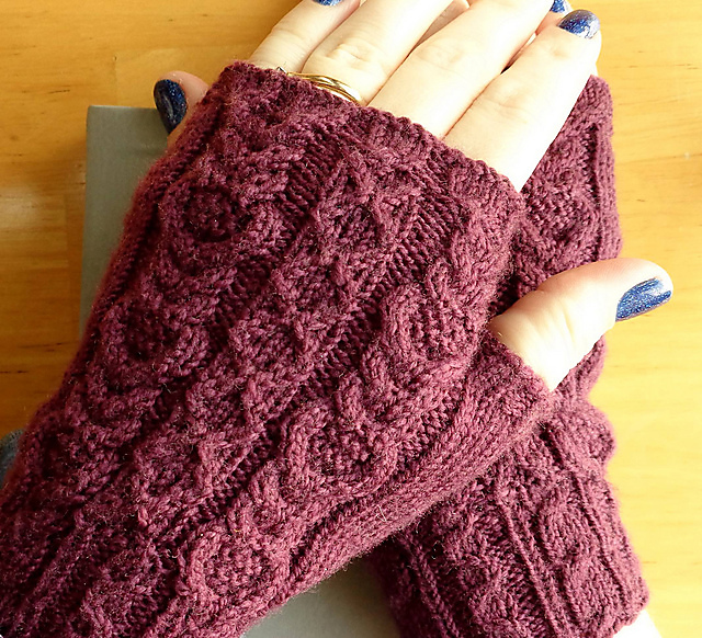 Queen Elizabeth I Fingerless Mitts