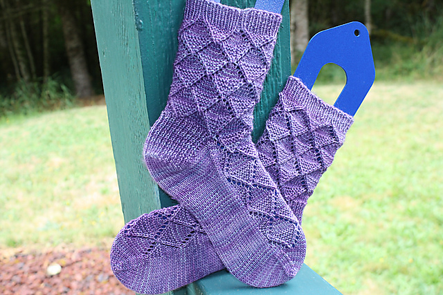 Irish Diamond Socks (Cuff Down)