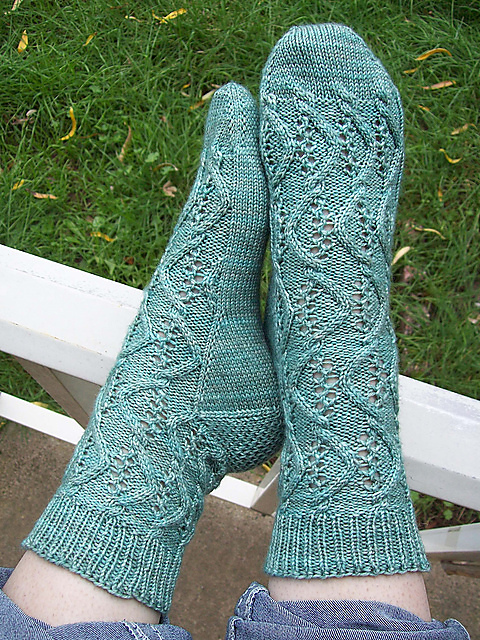 Wave Socks (Toe Up)