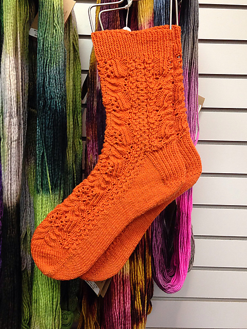 Blossom Lace Socks II (Toe Up)