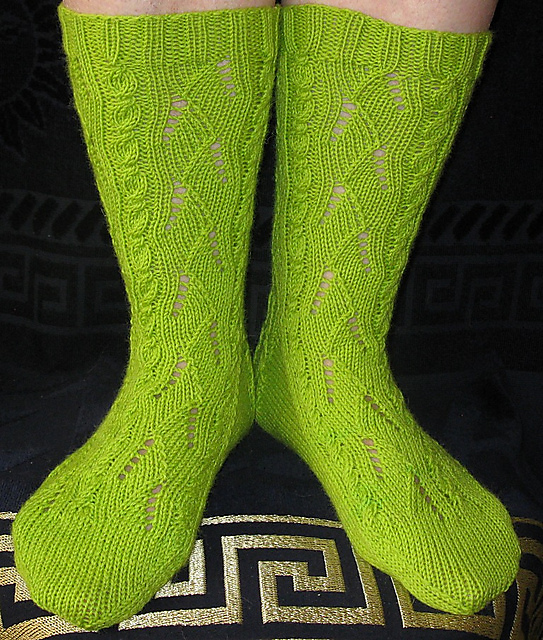 Vine Lace Socks (Cuff Down)