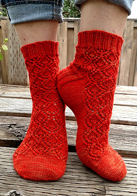 Corn Mint Leaves Socks (Toe Up)