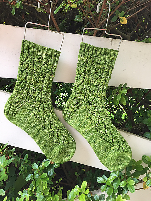 Bamboo Leaves Socks (Cuff Down)