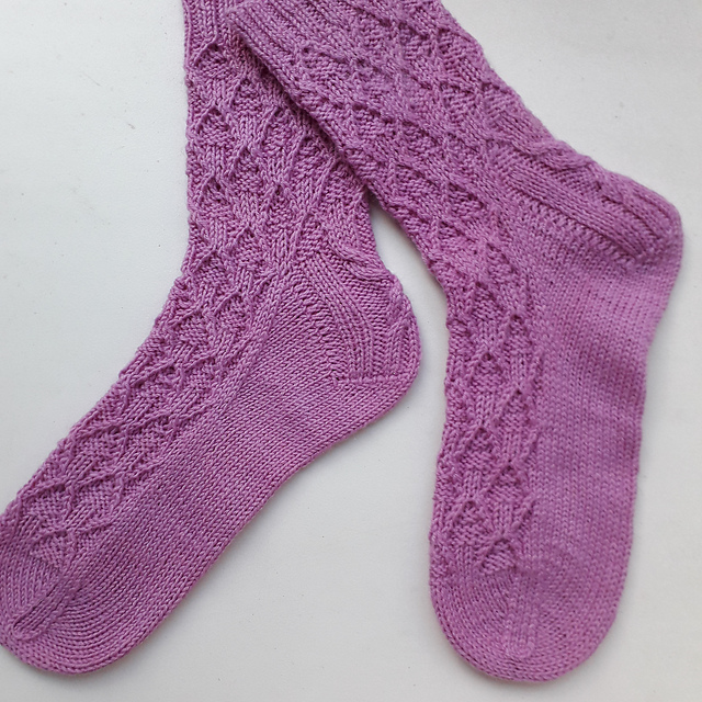 Diamond Socks III (Cuff Down)