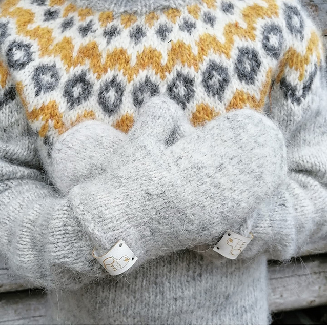 Qtti Mini Mittens