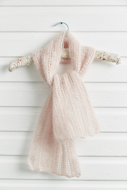 Crocus & Petal Scarflette