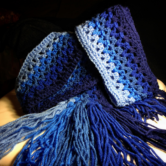 Ombré V-Stitch Scarf