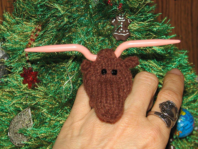 Cable Needle Holder ~ A Knit Ring