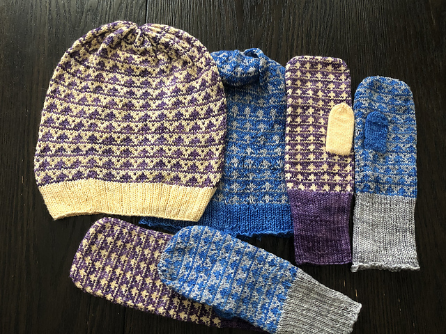 Little Trees Hat & Mittens