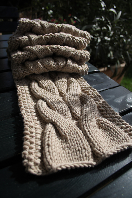 Je's Cabled Scarf
