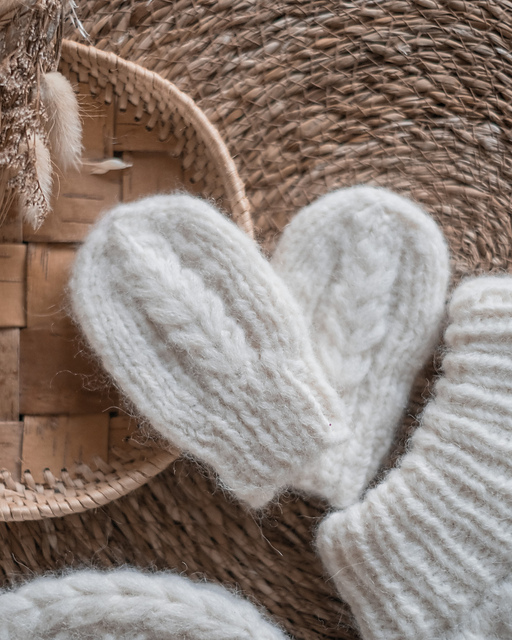 Wisteria Mittens