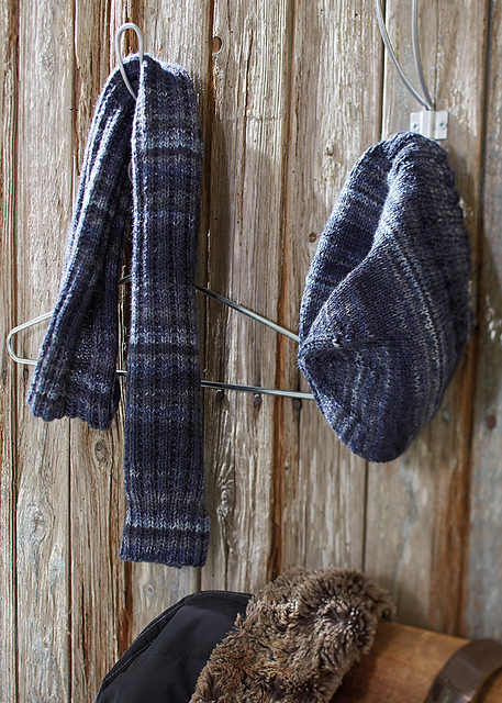 R0225 Mount Mocco Hat and Scarf
